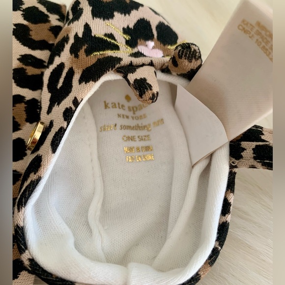 NWOT! Kate Spade ♠️ Baby Hat & Crib Shoe Set 🐆 - Picture 7 of 10